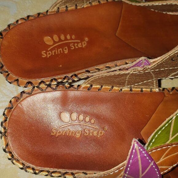 Spring Step Sandal Womens 7 Tooled Leather Leaves and Flowers Thong Wedge Heel - Picture 8 of 8